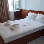 Leonidas Otel
