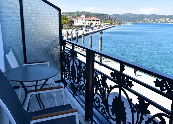 Leonidas 2* غيتيو