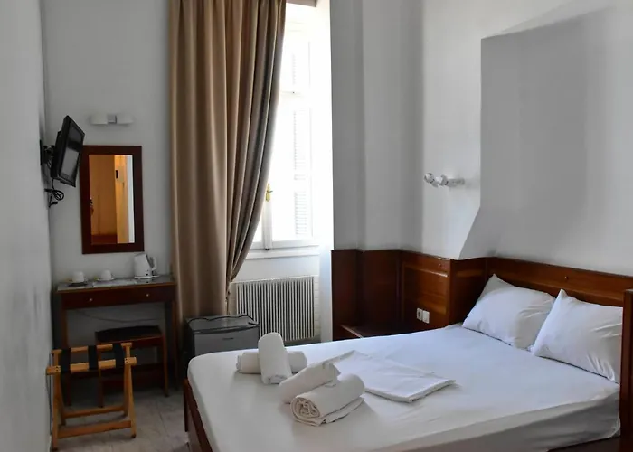 فندق Leonidas 2*